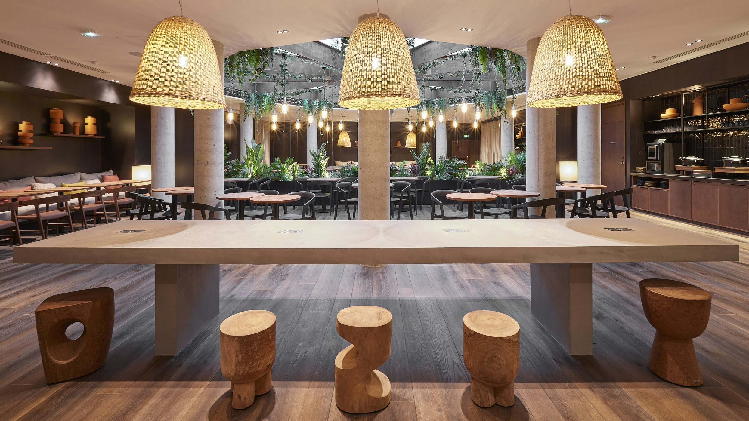 Le Bellune Bar Hotel and Spa Paris 34/42