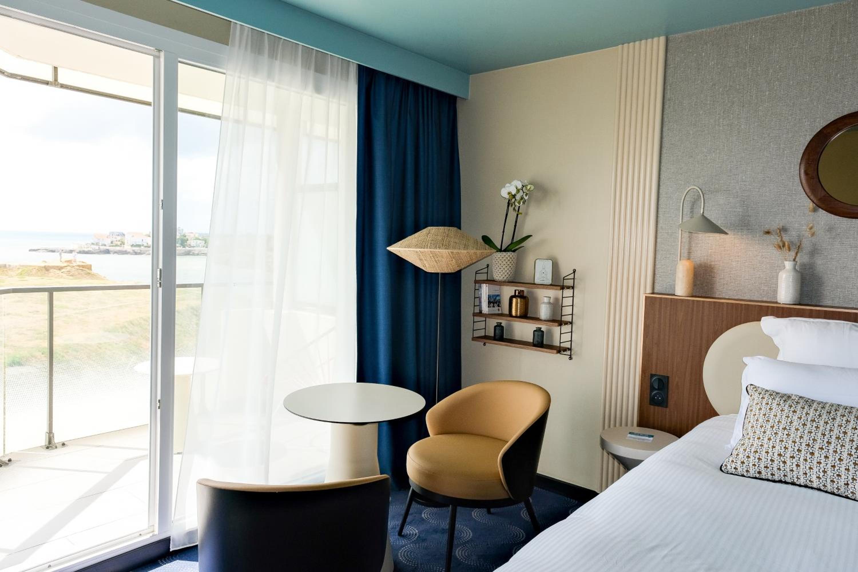 Privilege, King Bed, Sea View, Balcony