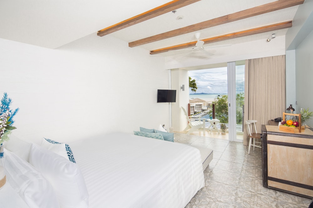 Skyline, King Bed