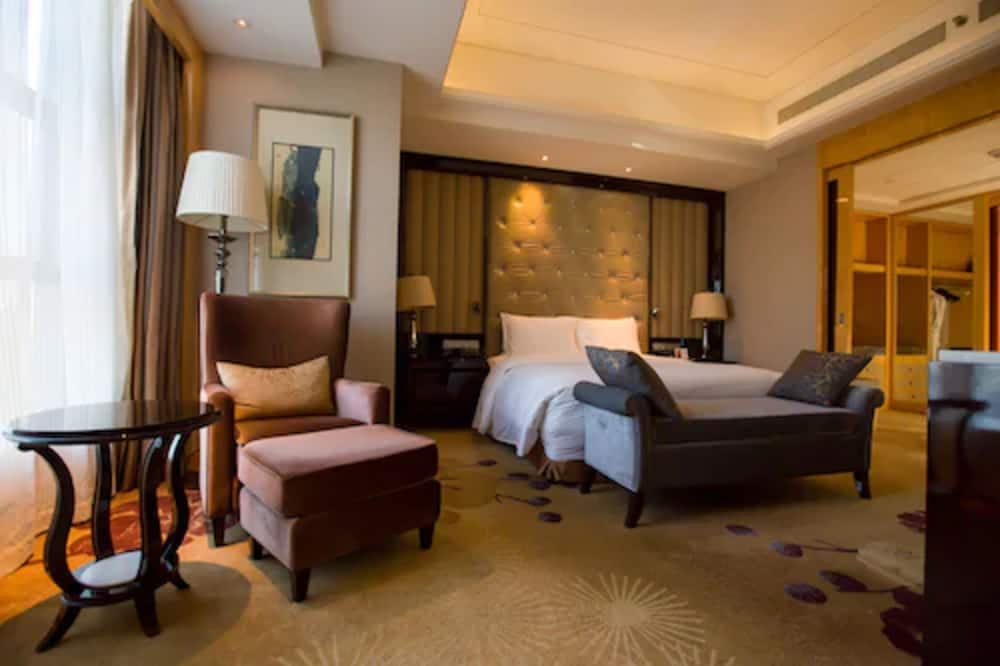 Hilton Nanjing 74/98