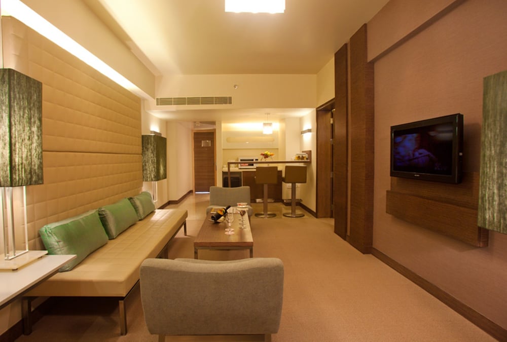 Pullman Chennai Anna Salai 29/44