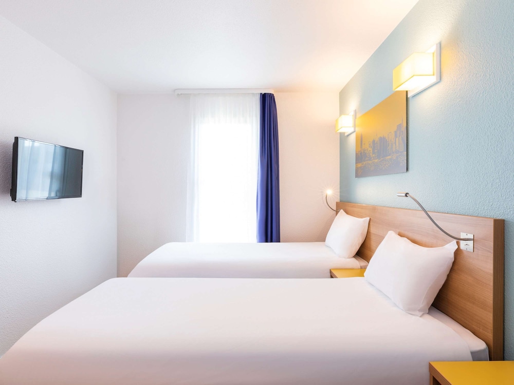 Adagio Access La Defense Place Charras 14/50