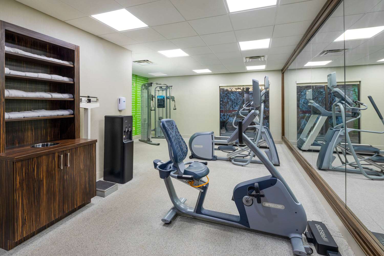 La Quinta Inn and Suites by Wyndham Kennesaw 32/46