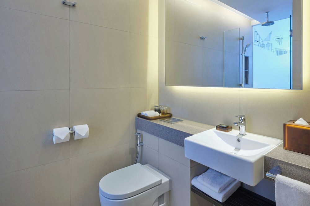 Aloft Singapore Novena 64/65