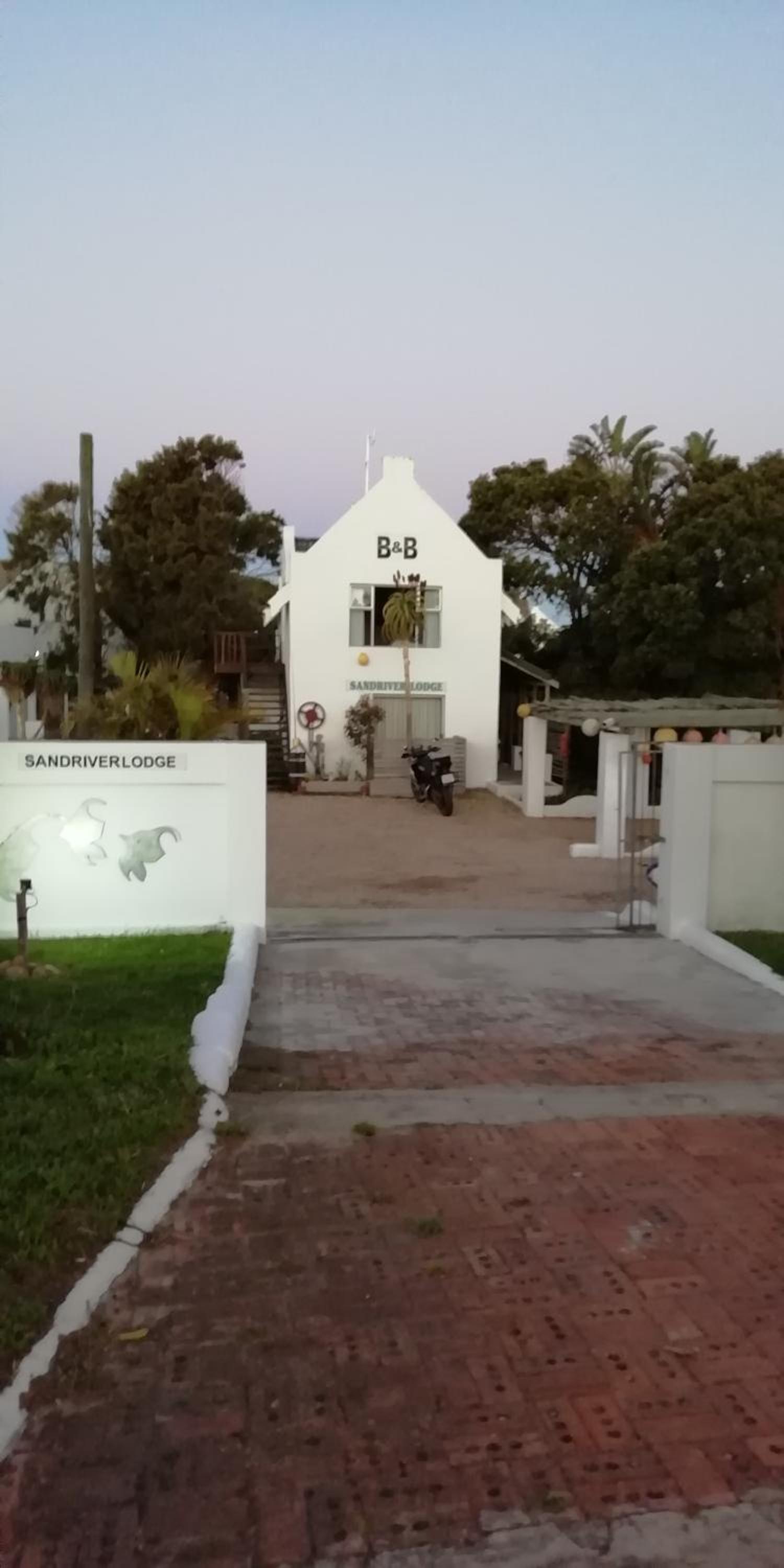 Sandriver Lodge 44/50