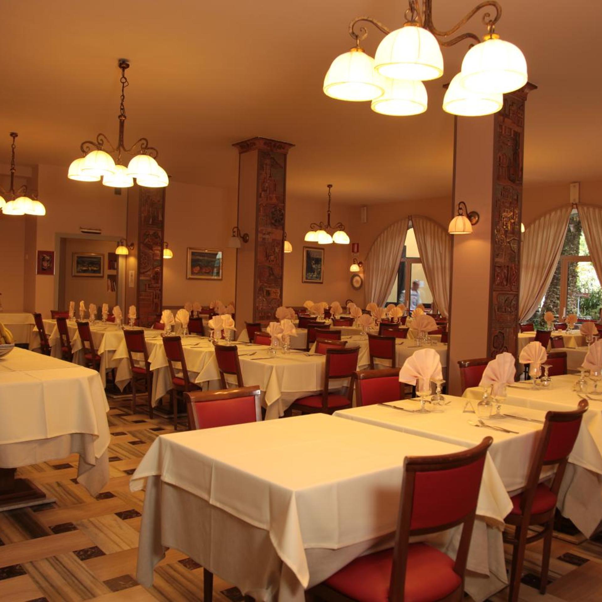 Albergo degli Amici 42/57