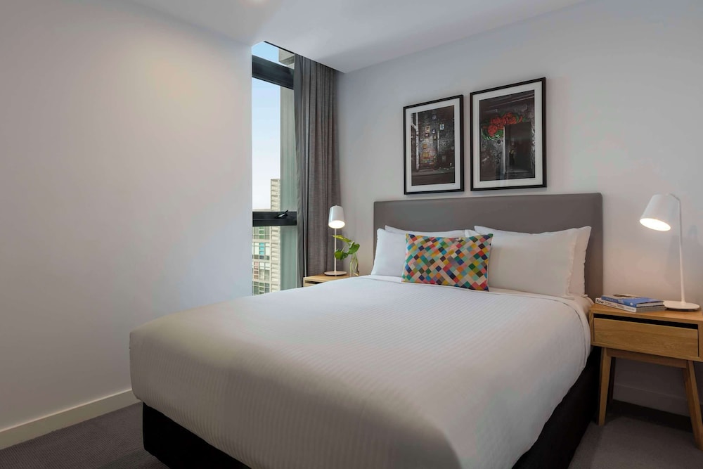 Oaks Melbourne Southbank Suites 12/47