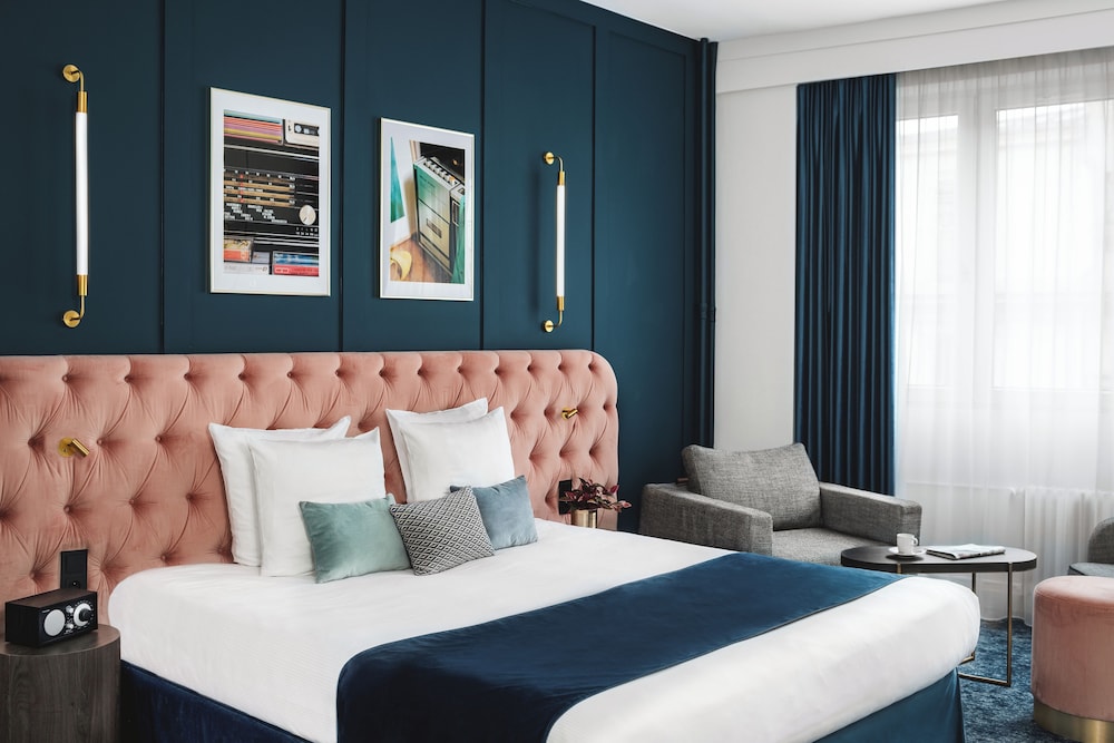 Pley Hotel 31/70