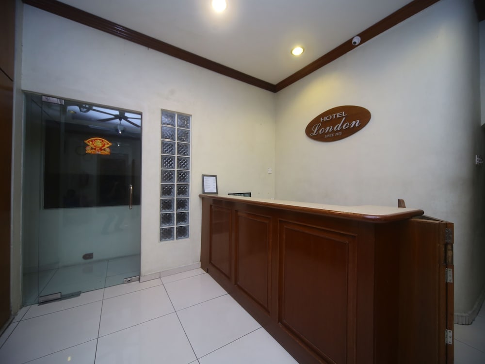 Lobby at OYO 1027 Hotel London, SANDAKAN