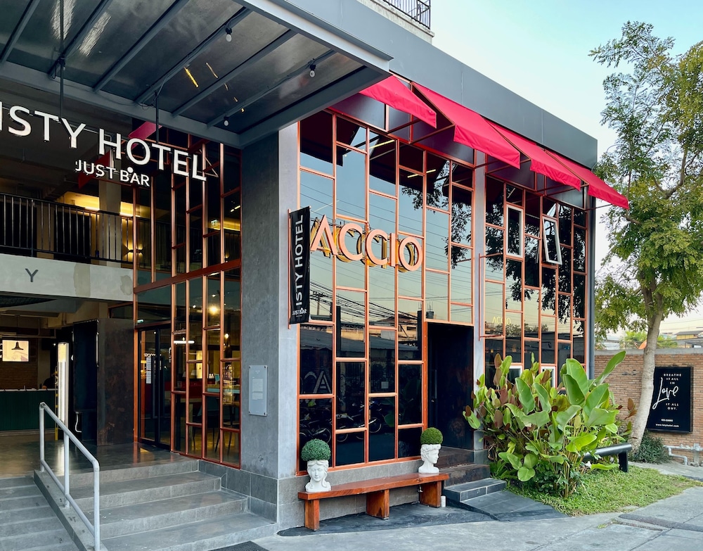 Isty Hotel 4/61