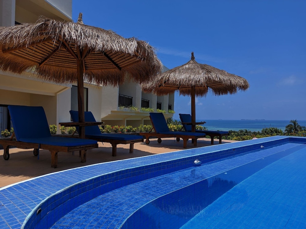 The Happinezz Hills Hotel Karimunjawa 33/36