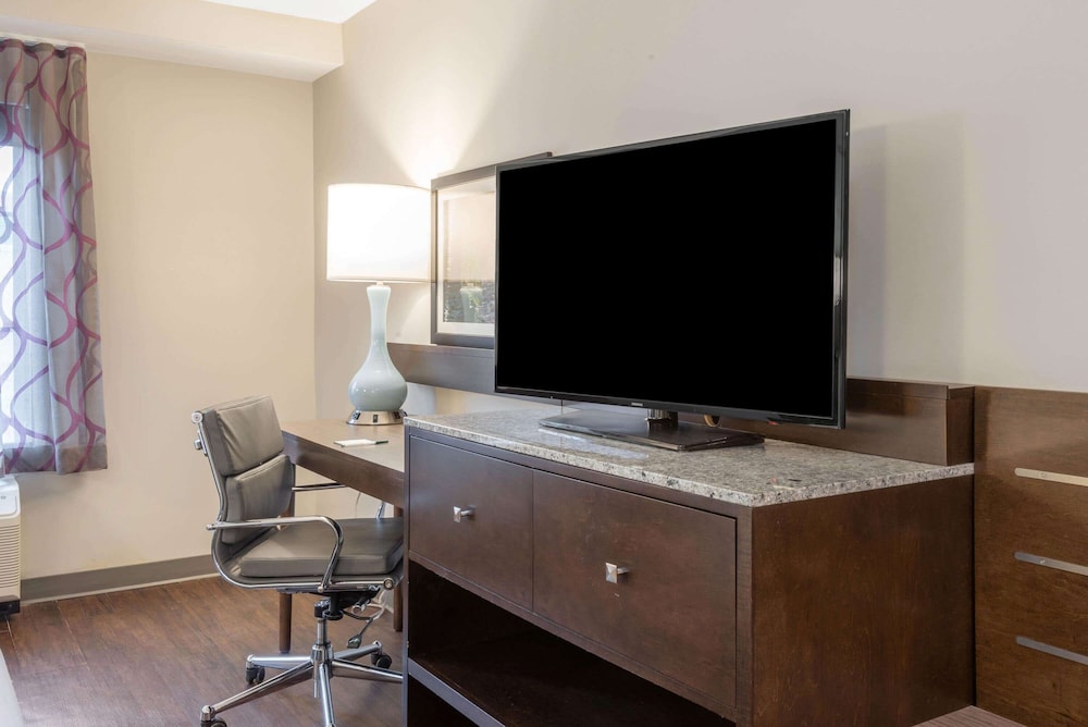La Quinta Inn & Suites by Wyndham Aberdeen-APG 29/34