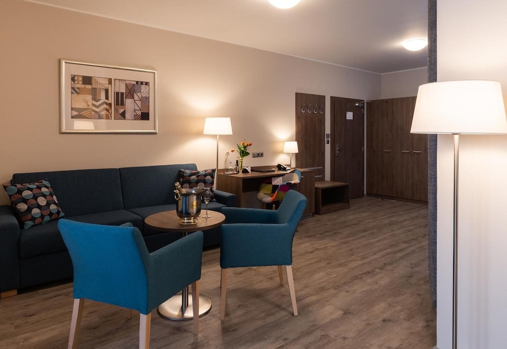 Melantrich Sivek Hotels 40/46
