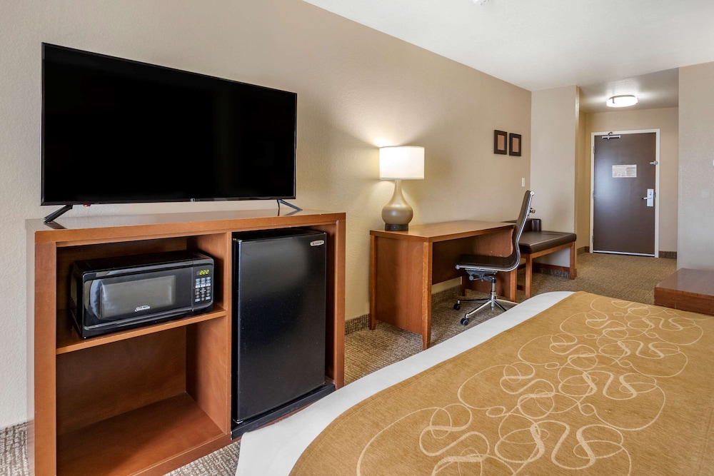 Comfort Suites Coralville 14/37