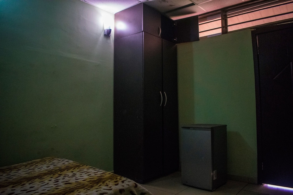 Dbi Guest House 35/50