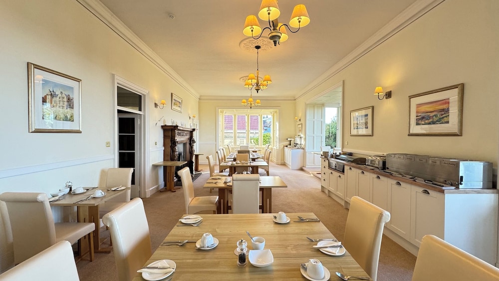 Invernairne guest house 62/78
