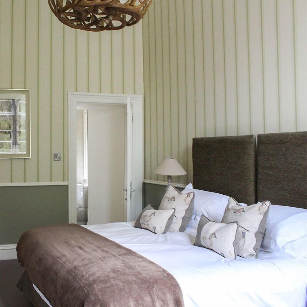 Falcon Manor Hotel 6/49