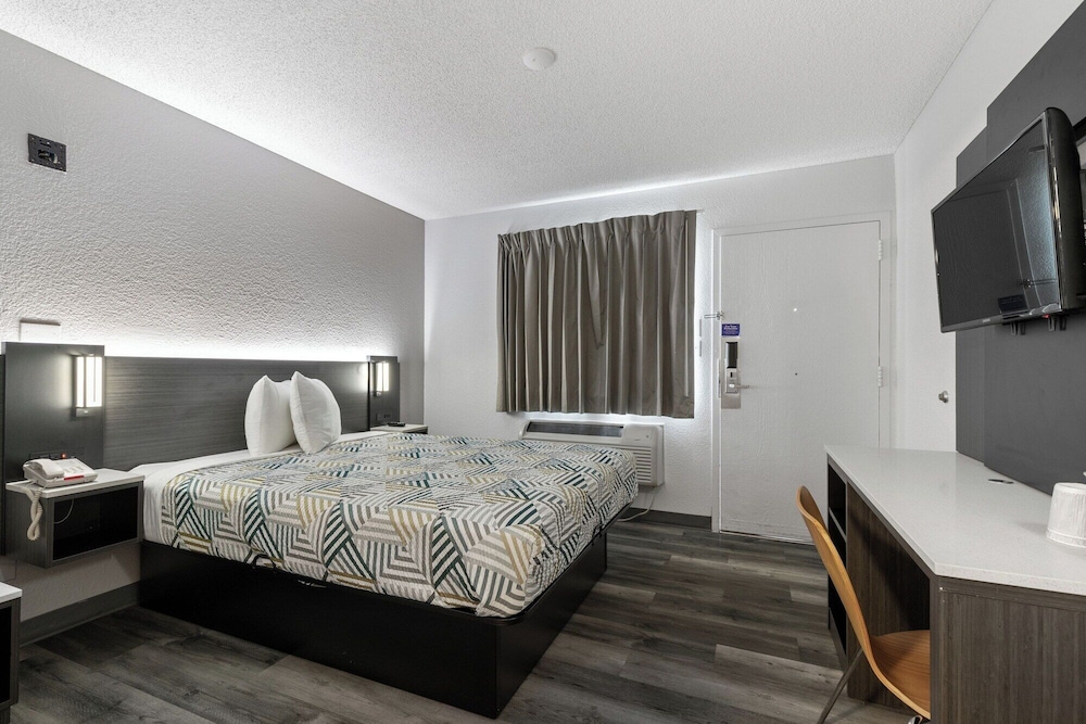 Motel6 San Diego, CA - North 31/61