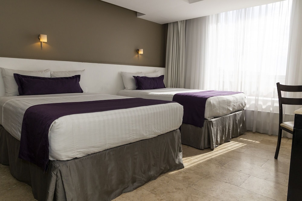 Deluxe, 2 Double Beds
