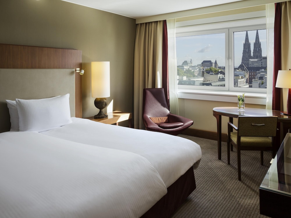 DOMBLICK, DELUXE, KING BED