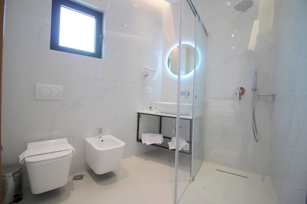 Hotel Strora 48/50