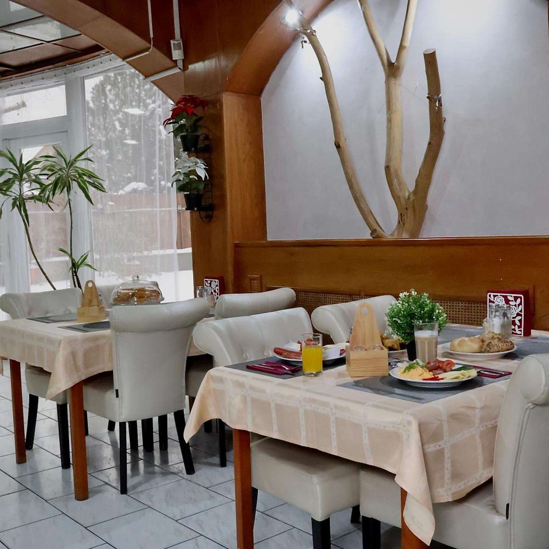 Hotel Amadeus 40/53