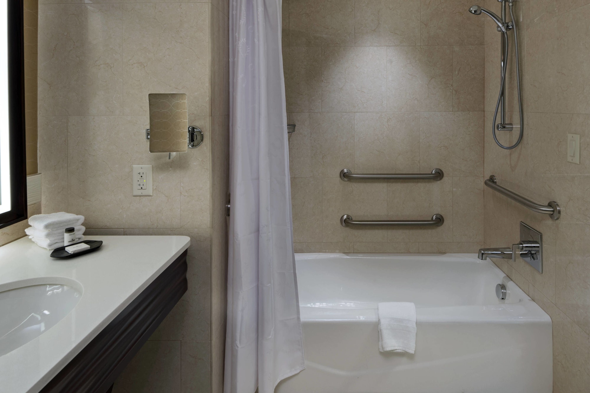 Room, 2 Queen Beds, Pool View, Sheraton Austin Georgetown Hotel Conference Center 7/17