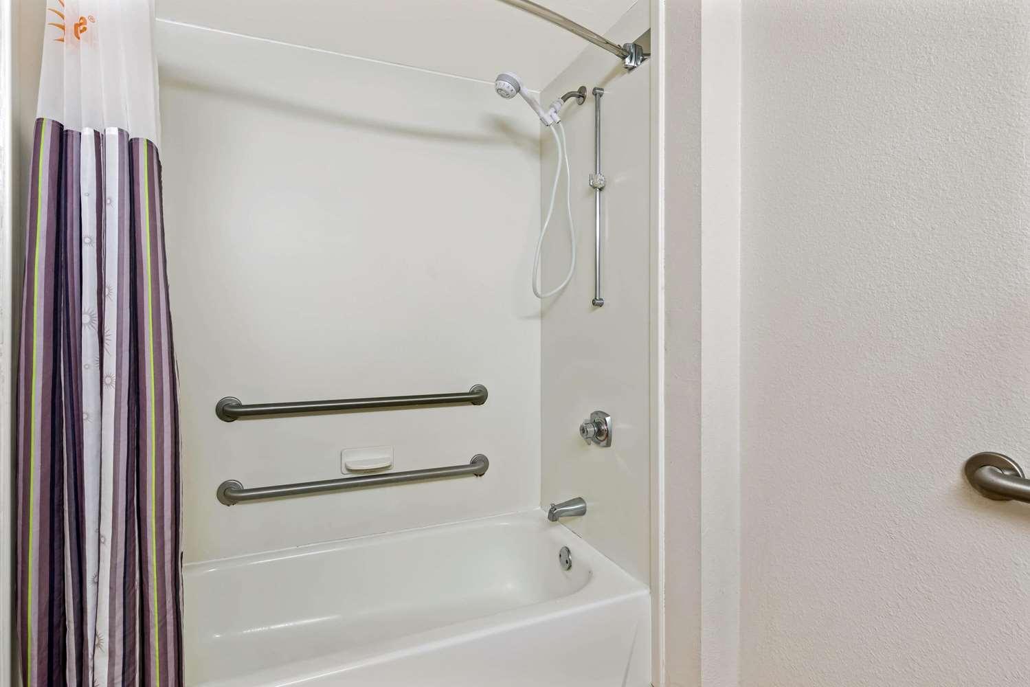 La Quinta Inn Suites Macon 45/45