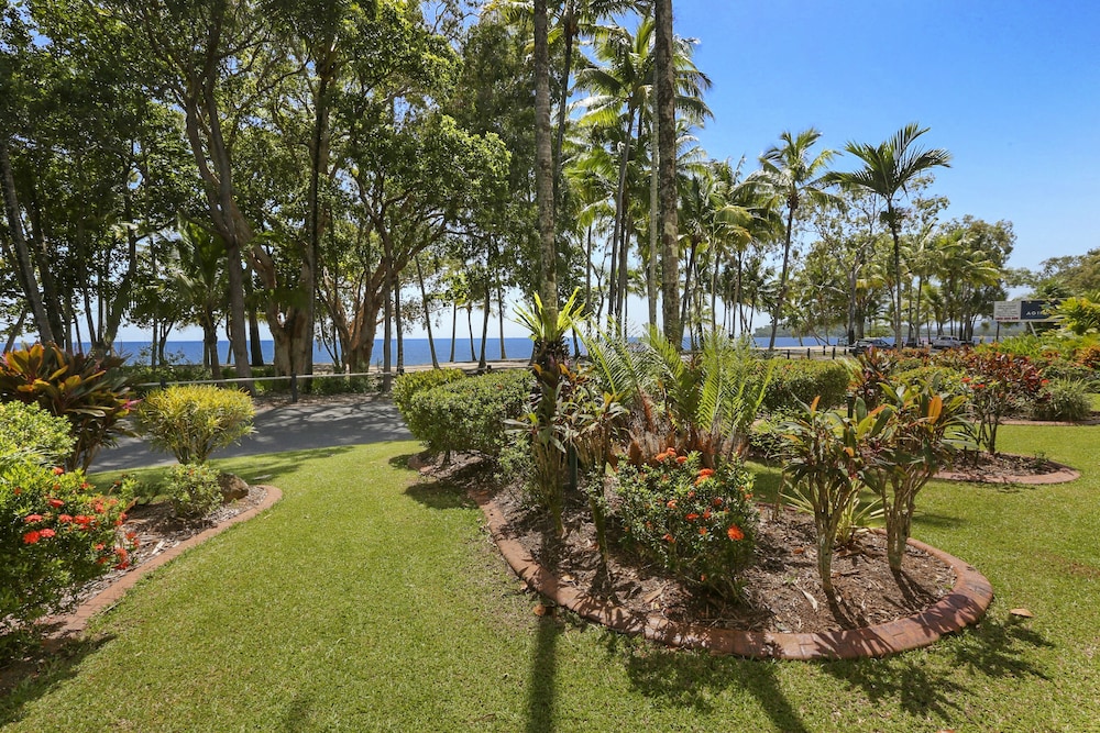 Agincourt Beachfront Apartments 61/72
