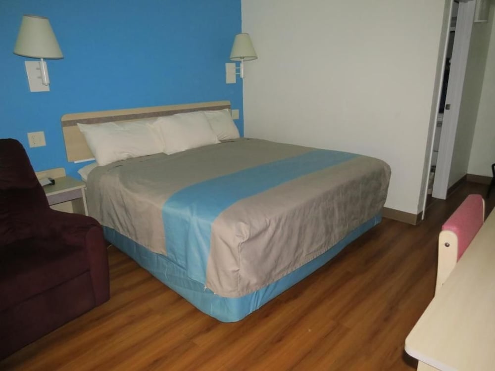 Motel6 Mitchell, SD 31/68