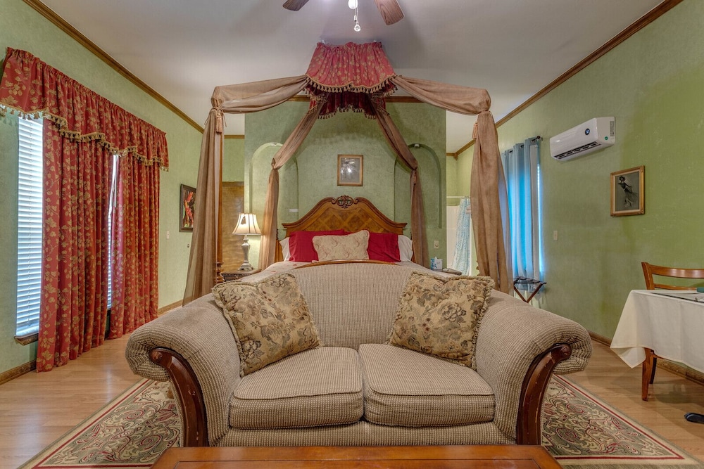 Whispering Pines Bed Amp Breakfast 41/69