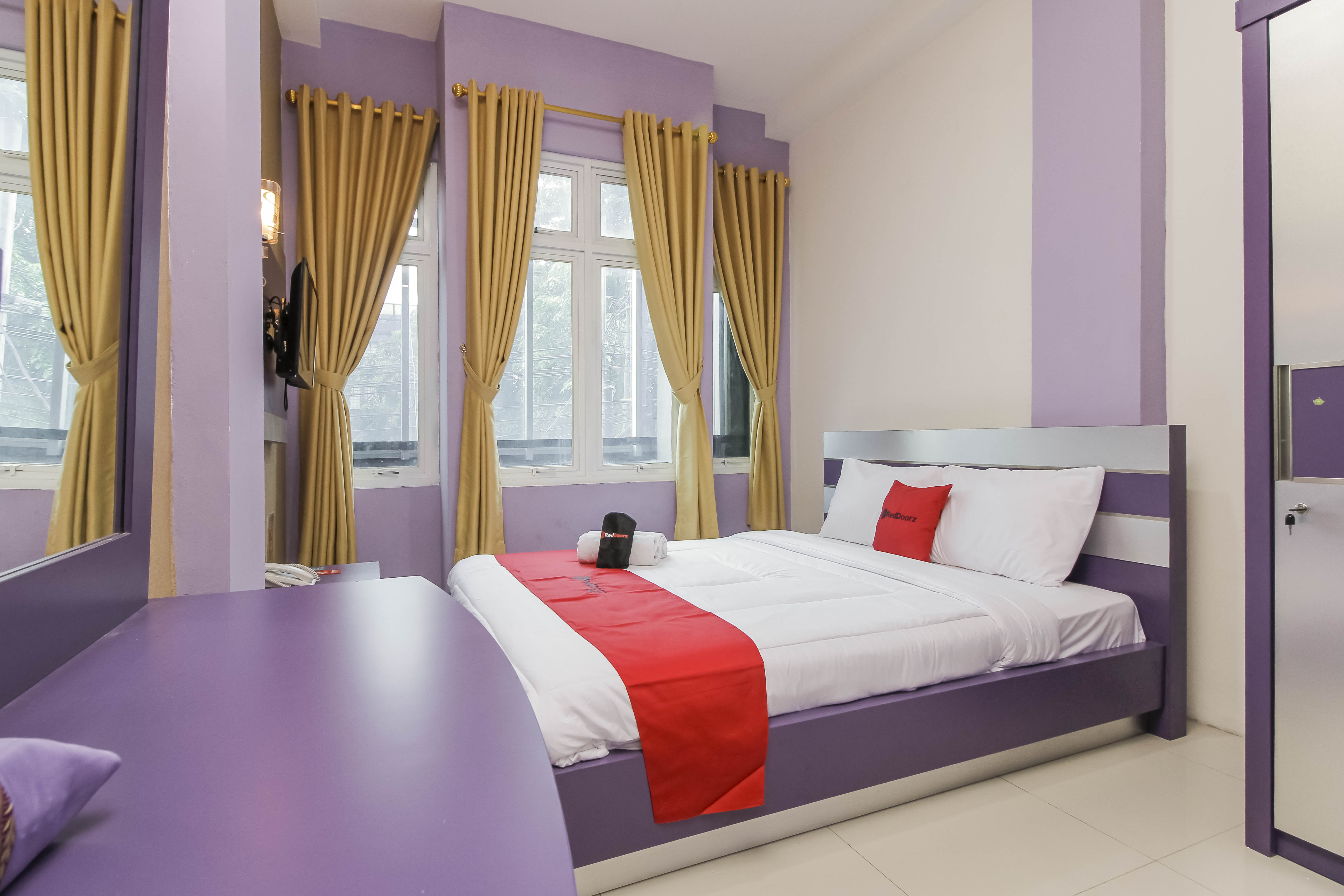 Reddoorz Plus Near Stasiun Bekasi 32/45