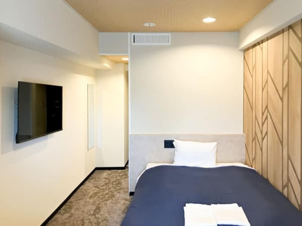 ROOM, DOUBLE BED