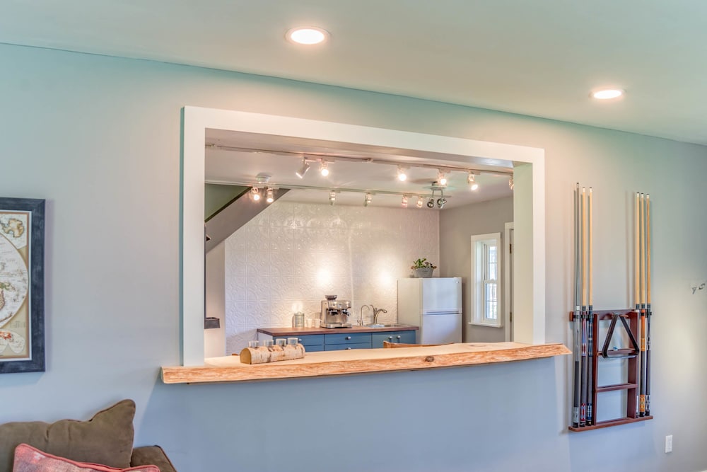 Moonshadow Bed and Breakfast 8/69