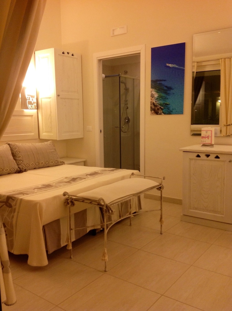 Beach Hotel Budoni 11/28