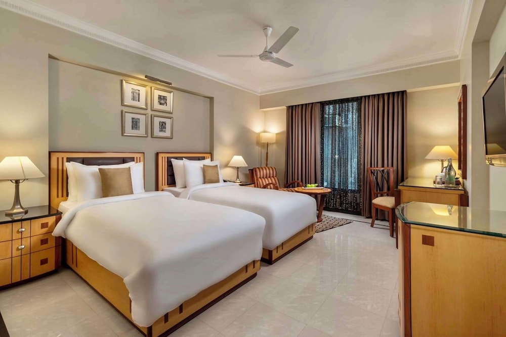 Sarovar Portico Kalupur Ahmedabad 10/42