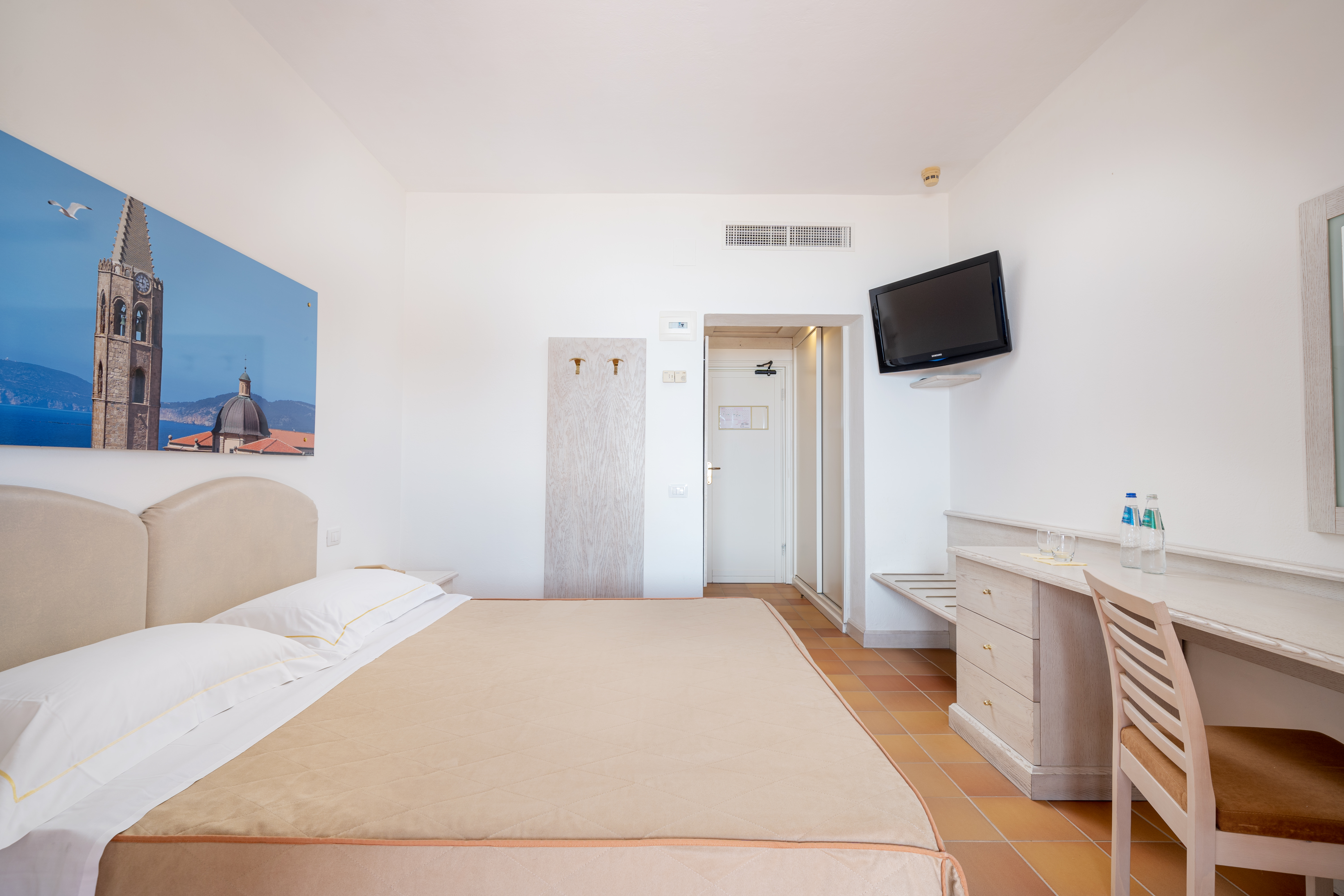 Deluxe, Double Bed