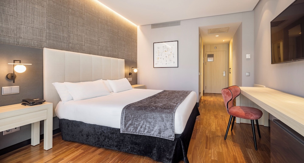 ROOM, DOUBLE BED, PET FRIENDLY
