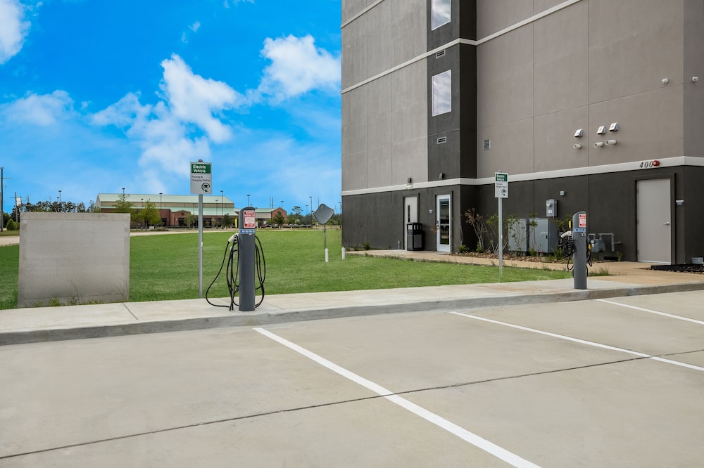 Hawthorn Extended Stay by Wyndham Sulphur (Lake Charles) 33/38