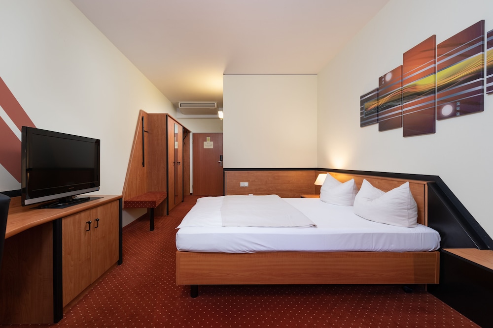 Novina Hotel Sudwestpark Nurnberg 25/68