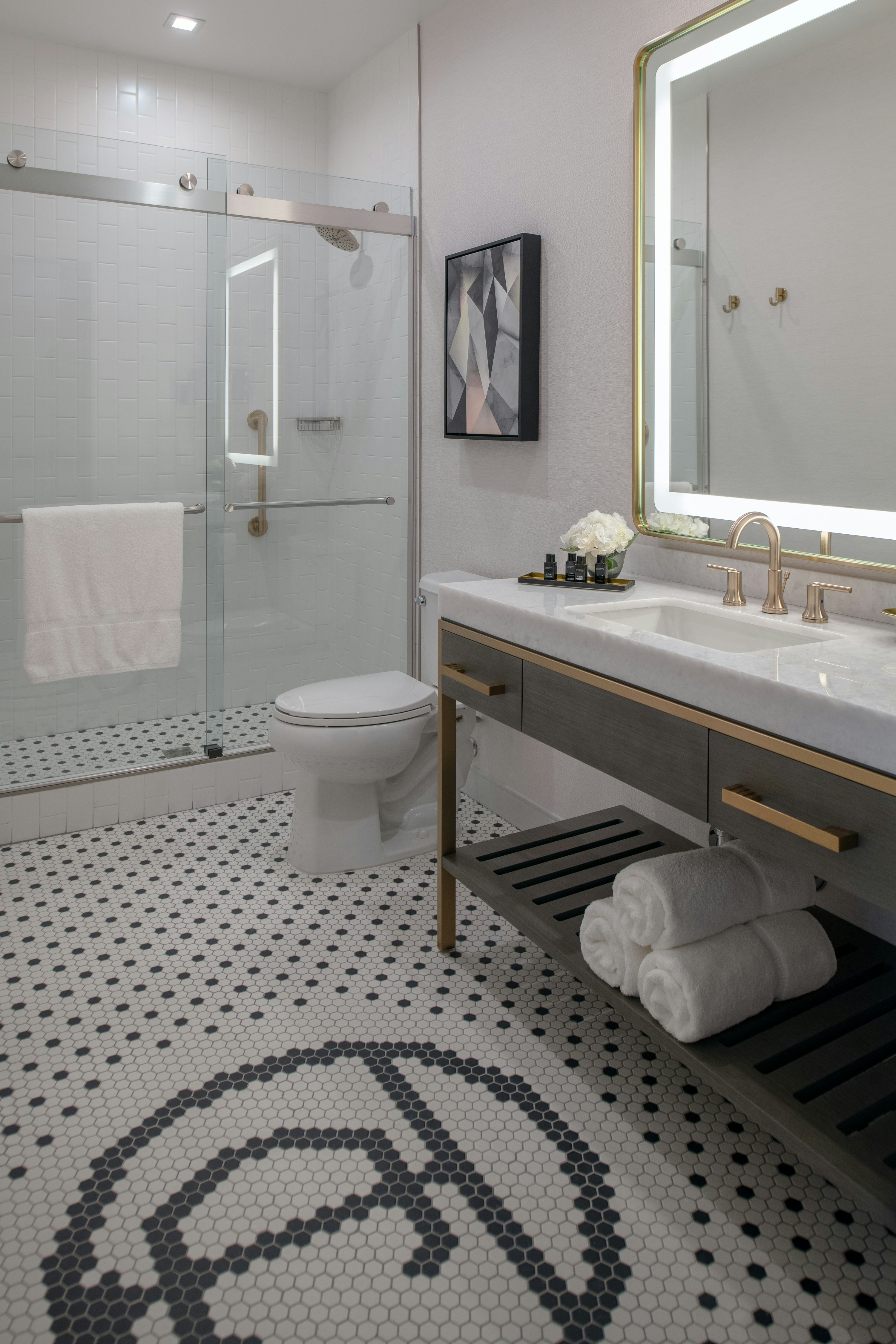 PREMIER, KING BED, ACCESSIBLE