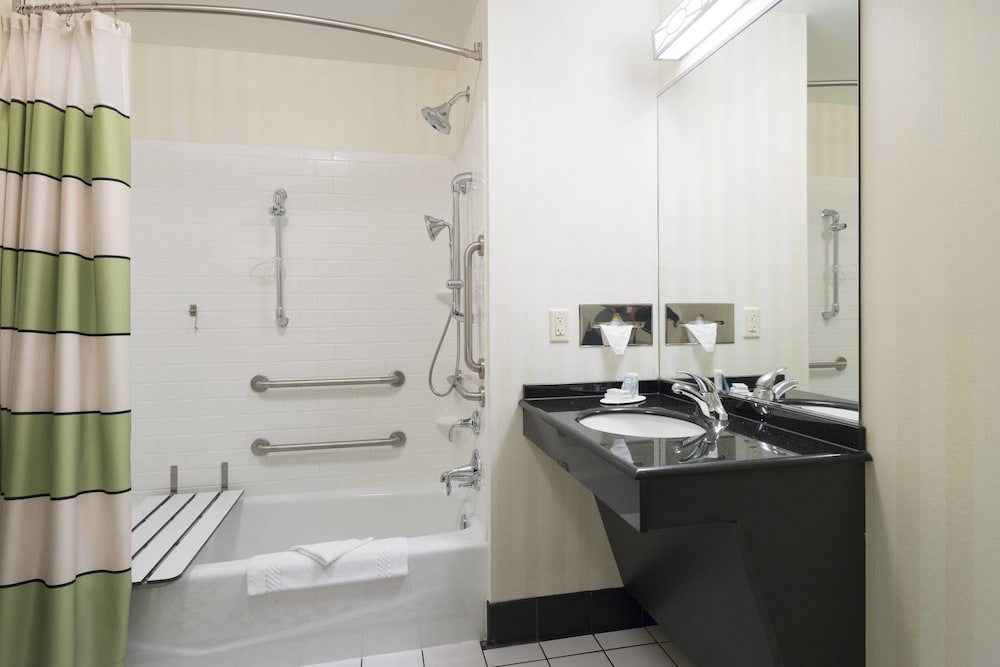 Fairfield Inn Suites Huntingdon Route 22 Raystown Lake 14/40