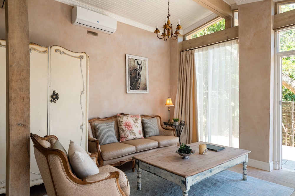 Petite Provence B B 38/68