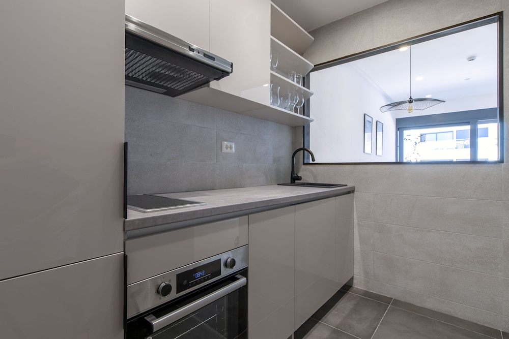 Soho Suites 50/54