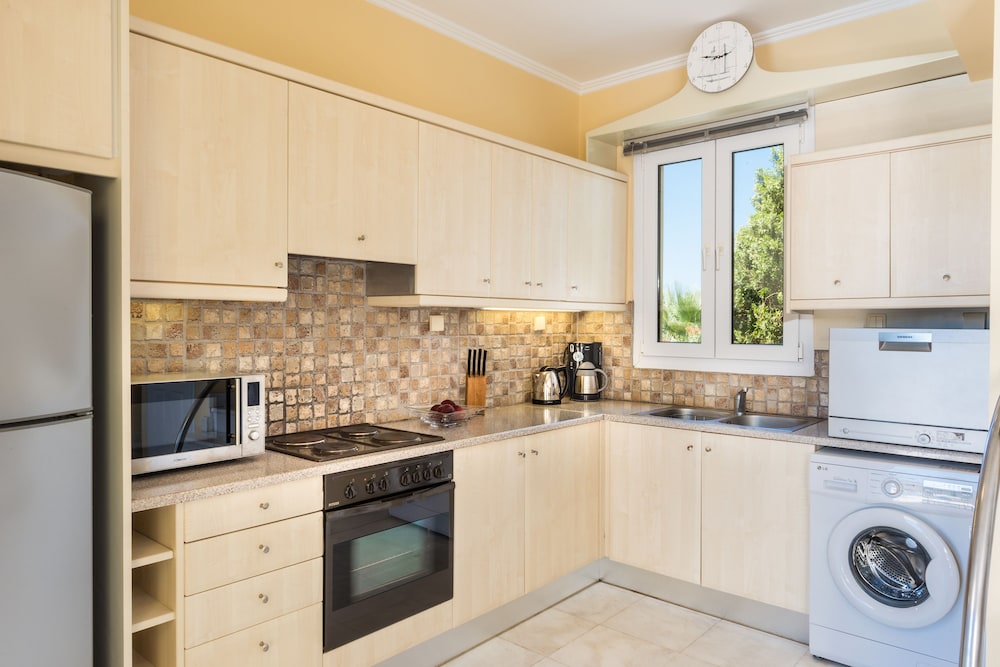 DAPHNIS VILLAS 16/60