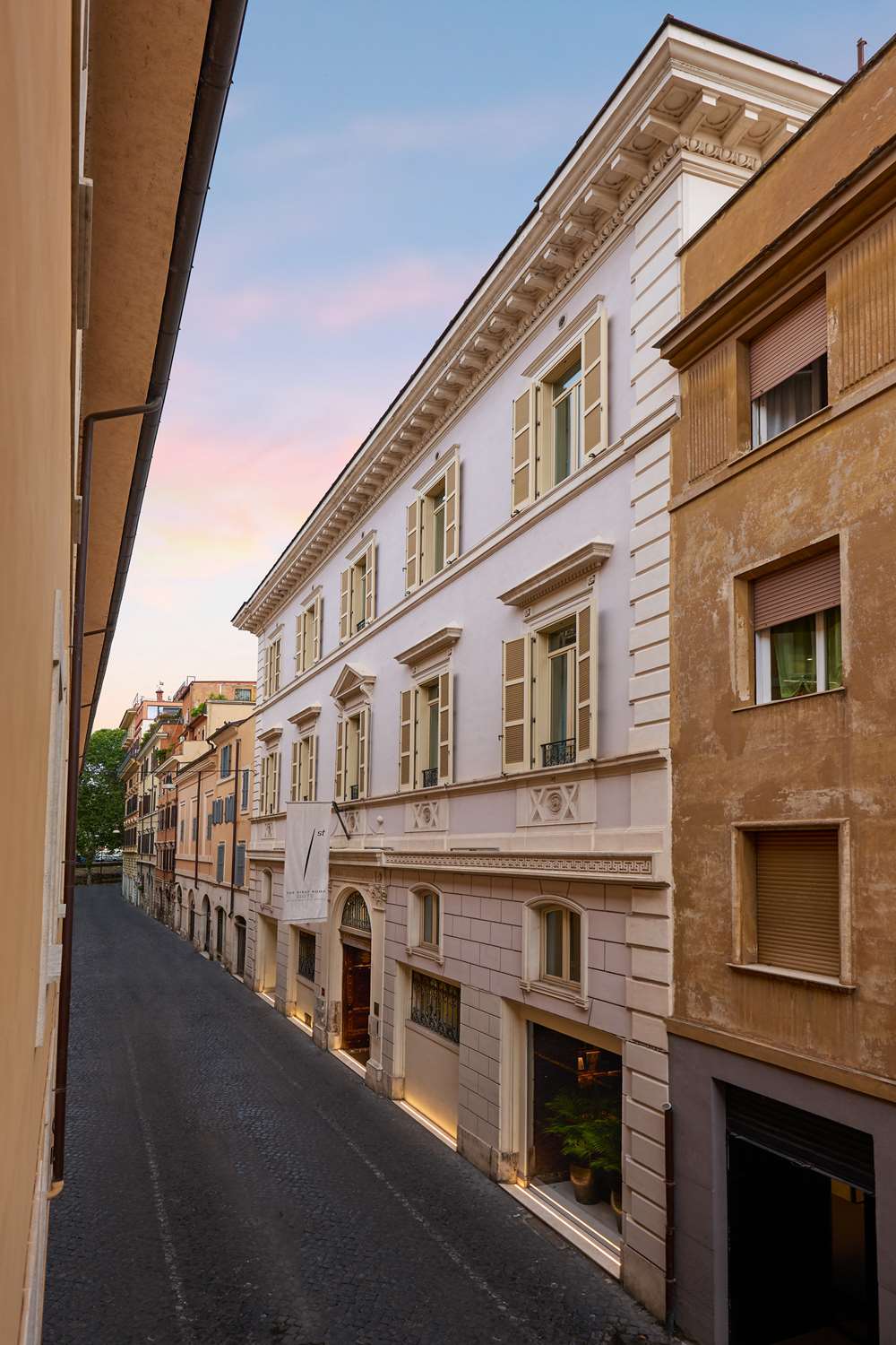 The First Roma Arte in ROME