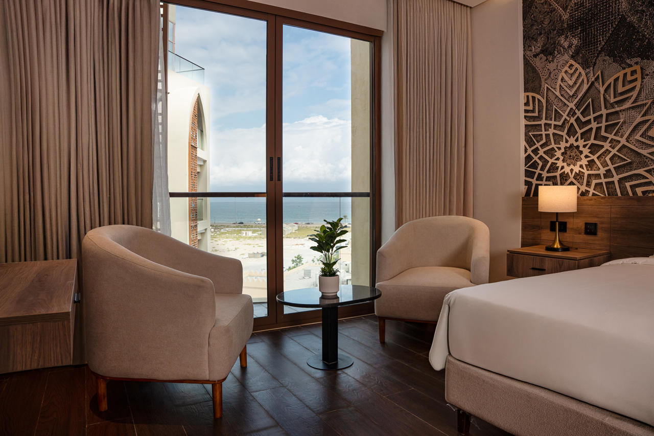 Golden Tulip Muscat The Village 13/34
