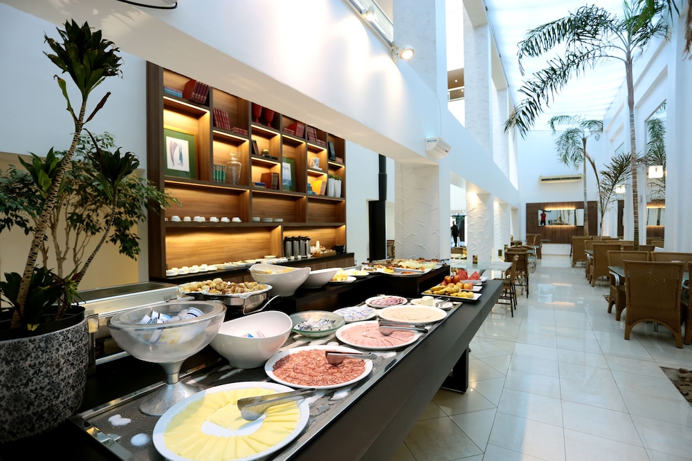 restaurant cafeteria