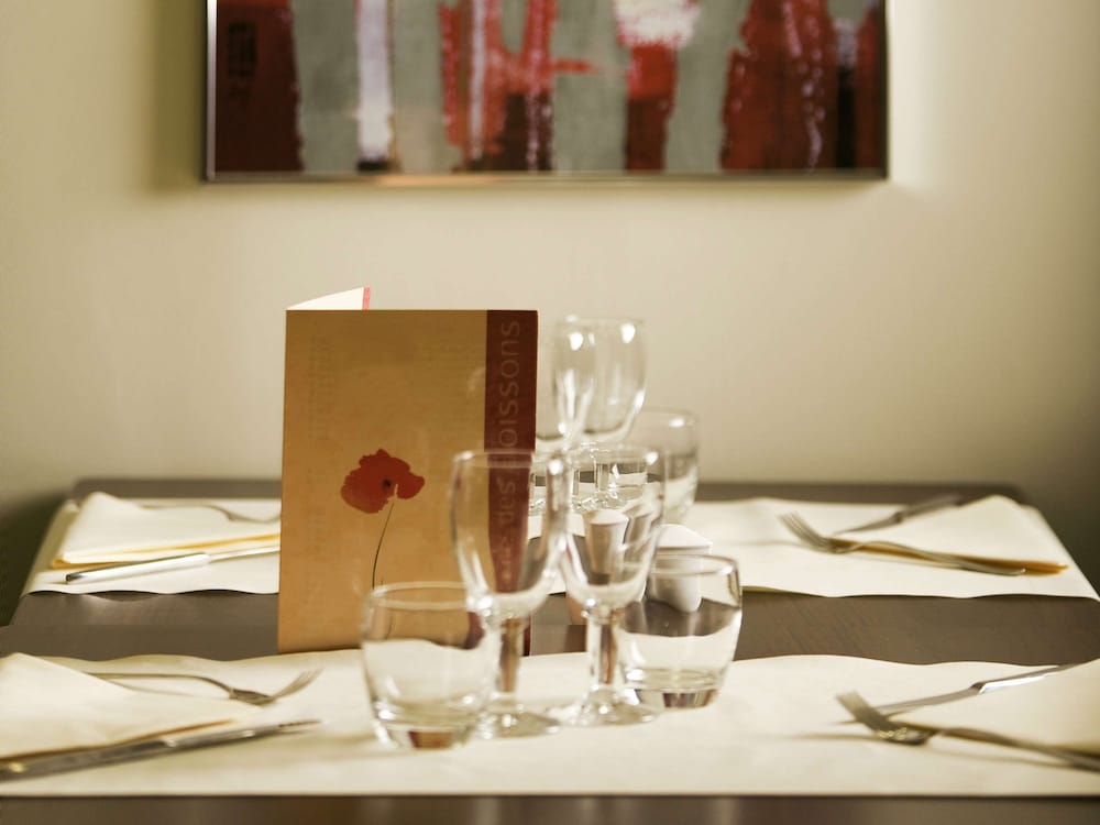 Hotel Mermoz Paris Le Bourget 51/53