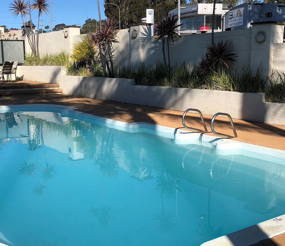 Sunseeker Motor Inn 38/66